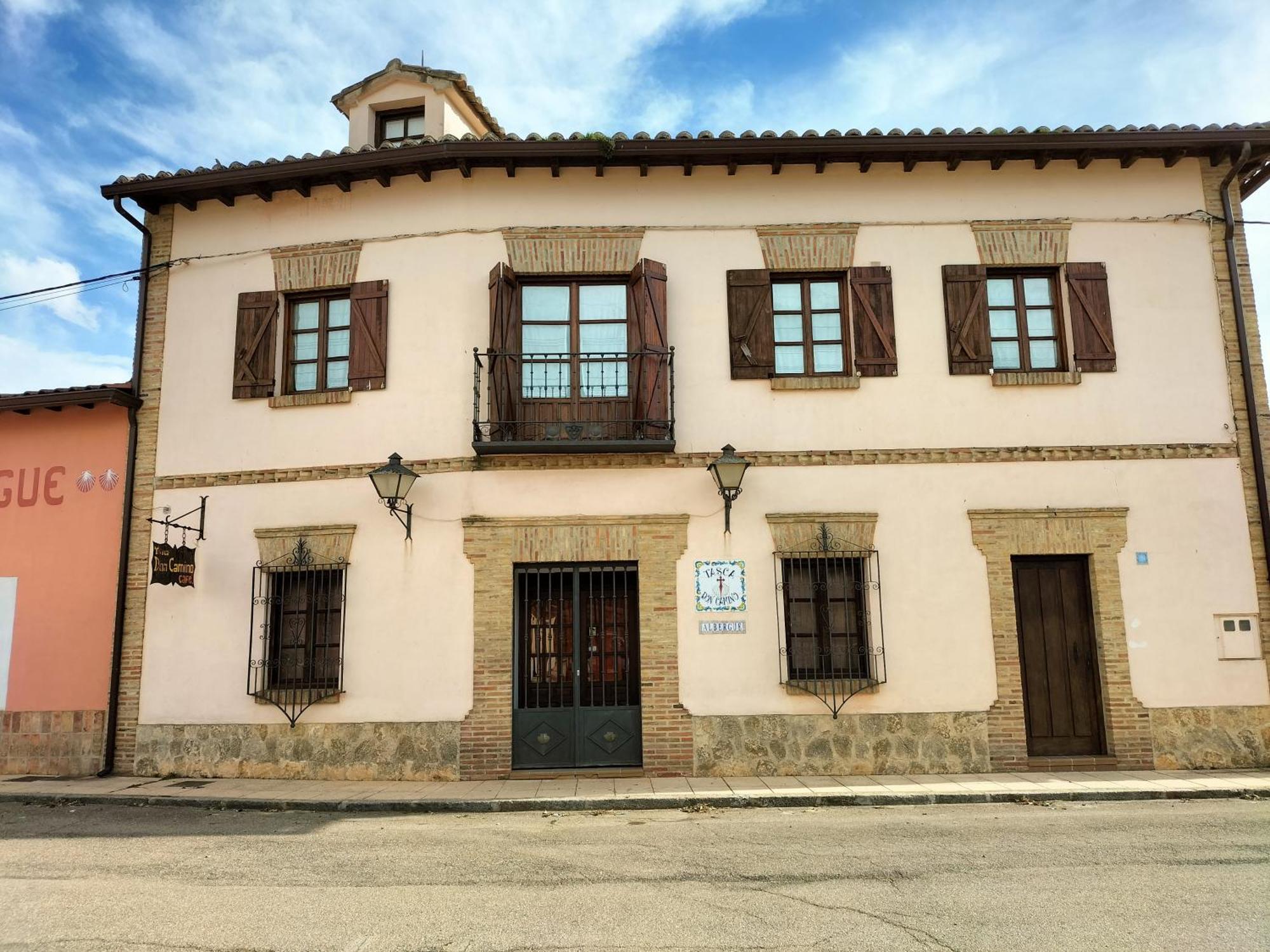 Don Camino Low Cost Villalcazar de Sirga Exterior photo